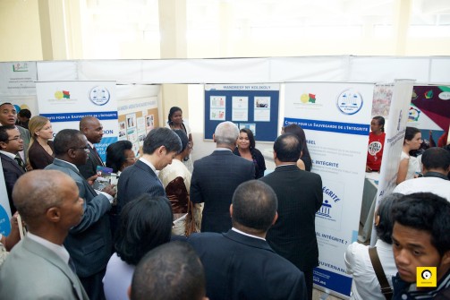 2016.12.09-CSI-Bianco-2016-041